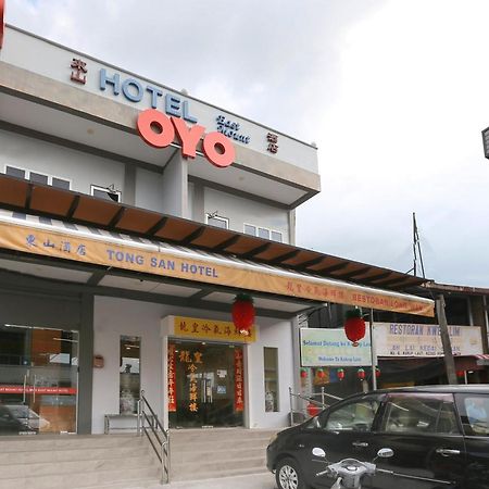 Oyo 89915 East Mount Hotel Kukup Exterior foto